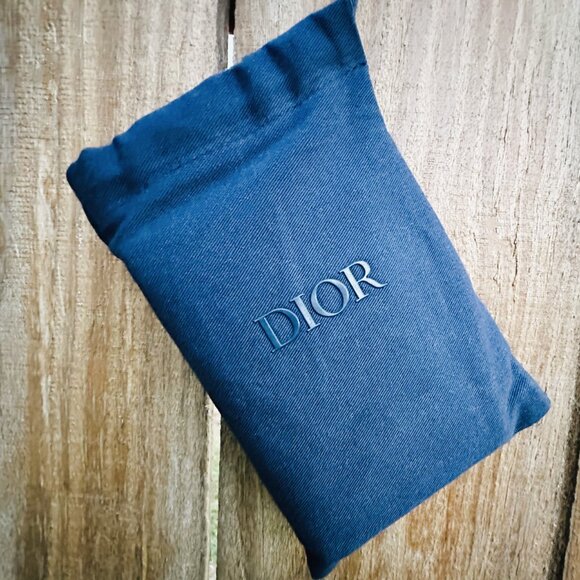 CD Icon Vertical Bifold Card Holder GWP - Picture 14 of 14